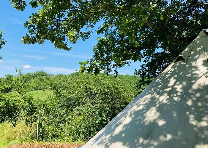 Tente de luxe Tente Bivouac Option Bain Chauffée Au Bois Idrac-Respailles