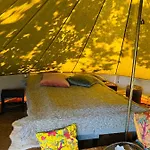 Tente Bivouac Option Bain Chauffée Au Bois *