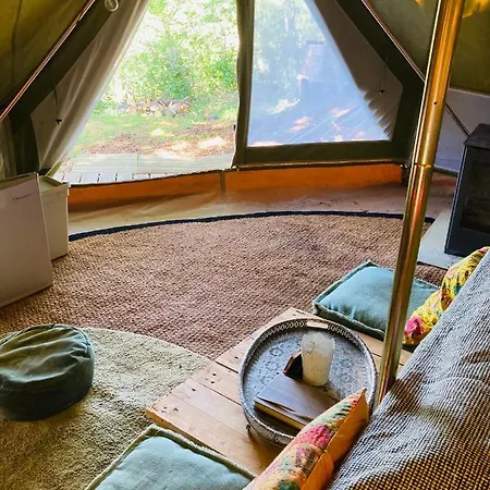 Tente bivouac Option bain chauffée au bois Glamping Idrac-Respailles